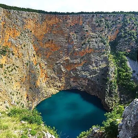 Lucija- Imotski فيلة